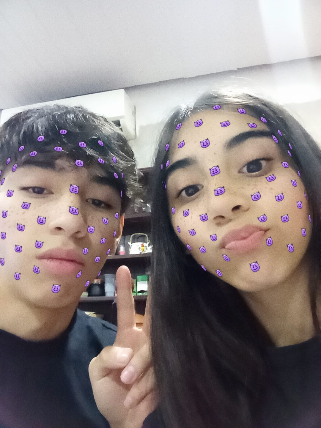 Nosotros dos con un filtro divertido