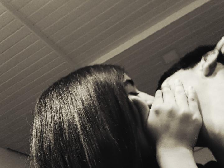 Dándonos un beso